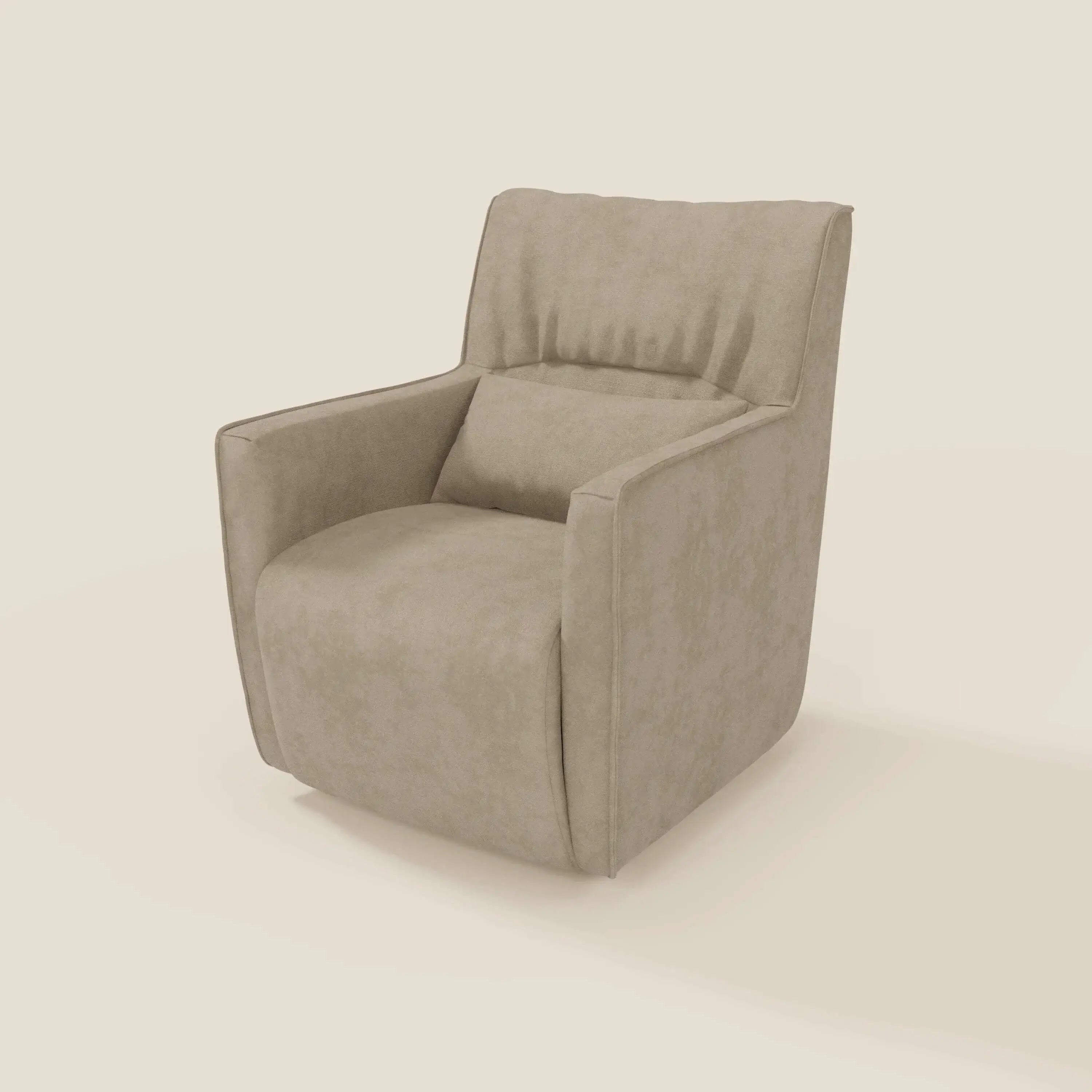 La poltrona girevole Tulla in tessuto impermeabile T02 beige di Divani.Store presenta un design moderno con schienale alto e leggermente reclinato, braccioli squadrati e cuscino lombare coordinato per un comfort compatto.